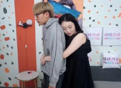 Cô bạn gái nữ sinh vô cùng dâm đãng